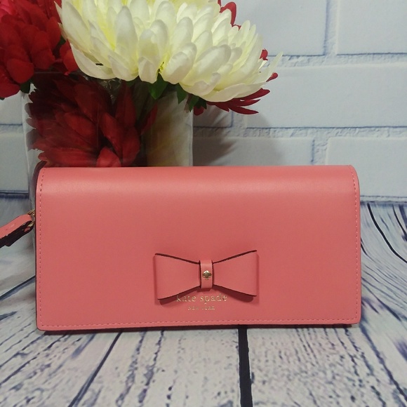 kate spade Handbags - FLASH SALE!🆕️KATE SPADE WRISTLET